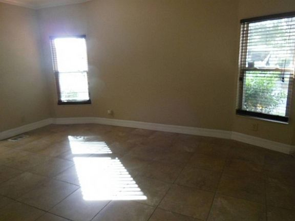 2nd image of 4627 Arlington Park Dr