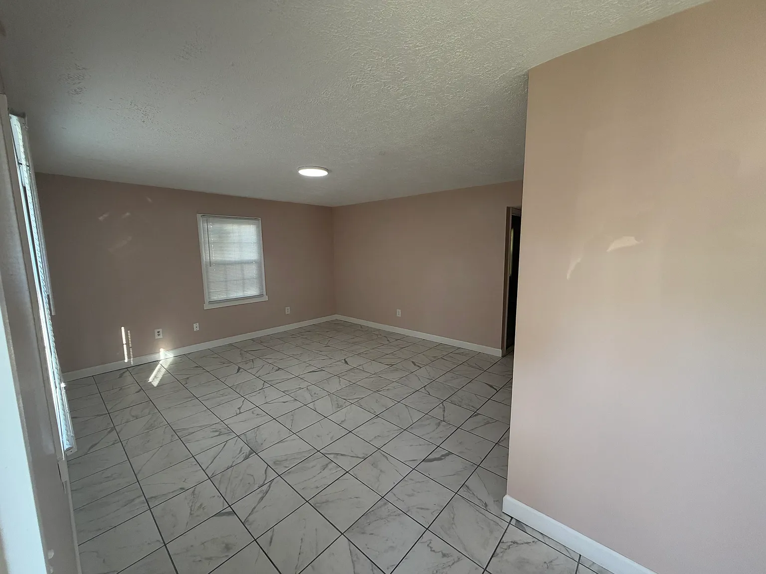 3 bed, 1240 sqft, $1,500 — Photo 3