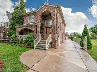 6946 Middlepointe St, Dearborn, MI 48126