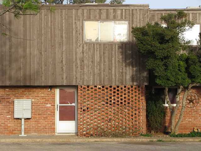 1st image of 3000 W Illinois Ave APT 15
