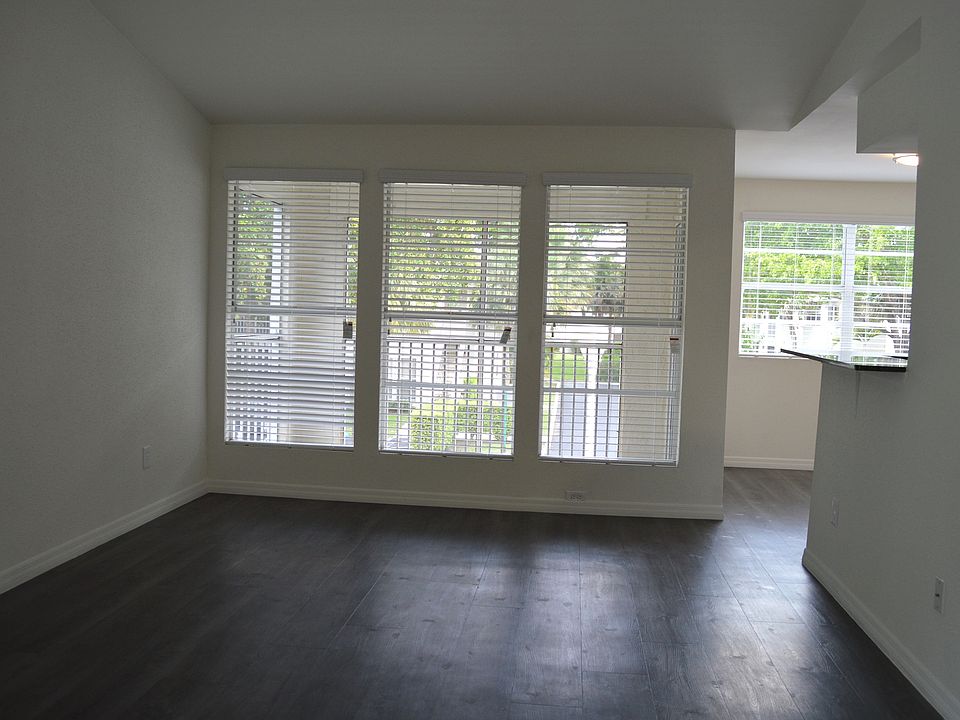 Laminate wood floors through out