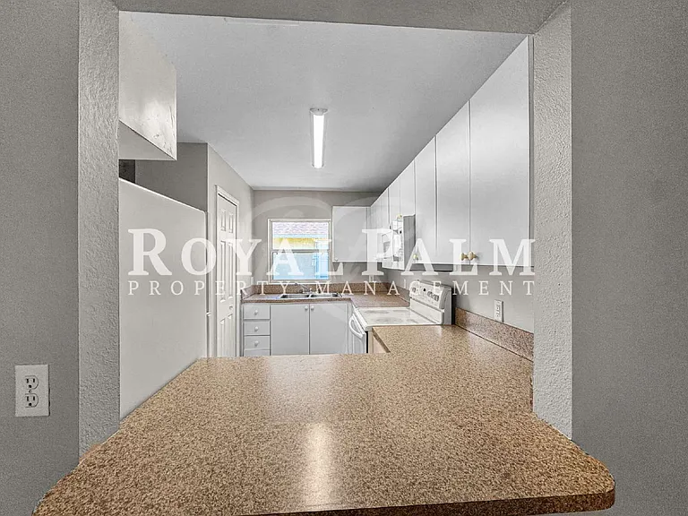 1321 SE 8th Ave #5 — Photo 12