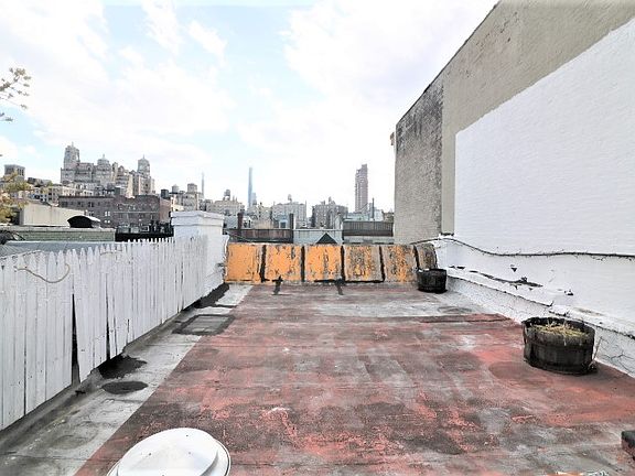 4th image of 75 W 85th St #4D
