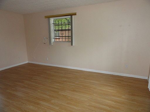 4th image of 2239 W 18th St