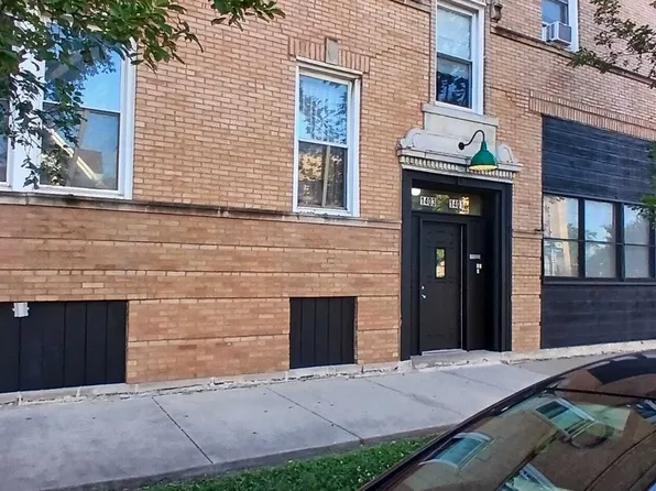 4048 W Hirsch St, Chicago, IL 60651