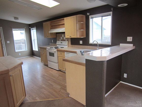 2nd image of 61042 Geary Dr