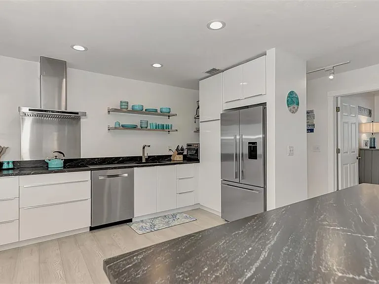 5516 Avenida Del Mare — Photo 19