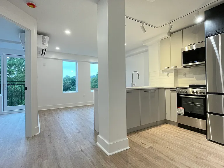 129 McDonald Ave #4B — Photo 1