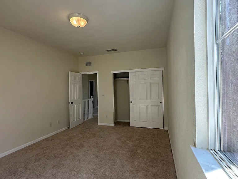 322 S Central Pkwy — Photo 27