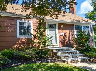3 Oakridge Ave, Natick, MA 01760