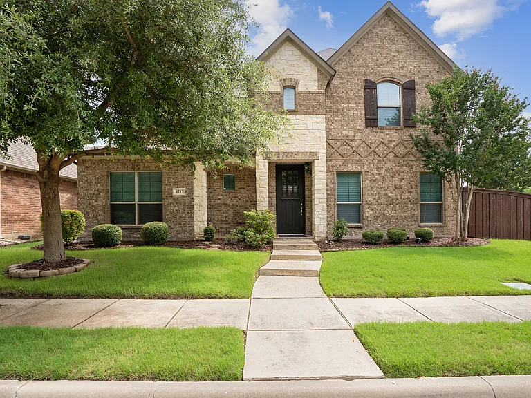 4213 Pecan Bend Ln — Photo 1