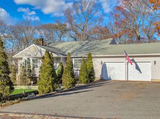 7 Mastic Blvd W, Shirley, NY 11967