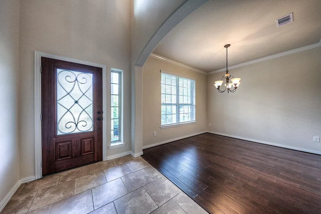 4 bed, 3.5 bath, 2617 sqft, $3,200 — Photo 2