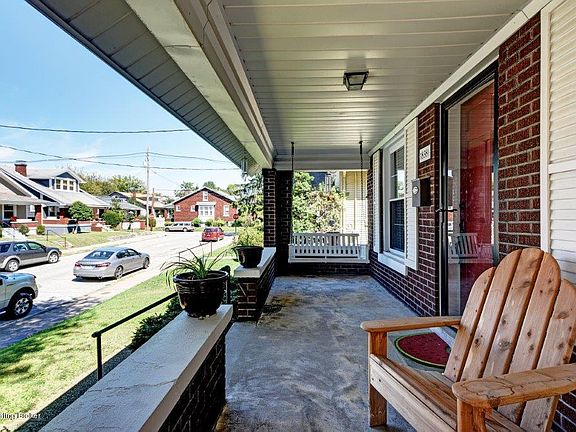 3rd image of 1838 1/2 Bonnycastle Ave