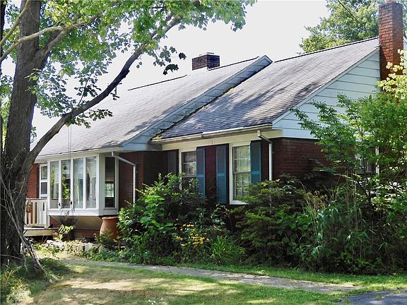 2nd image of 140 Logan Dr