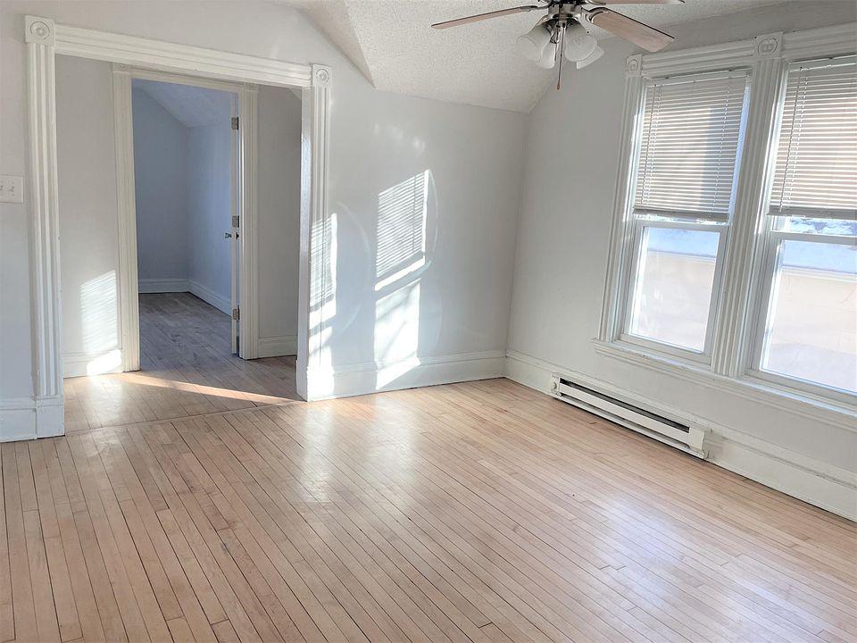Spacious living room