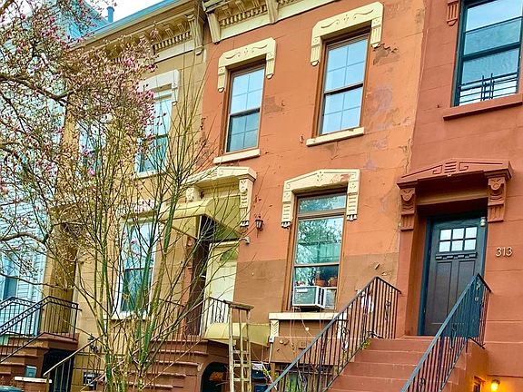3rd image of 311 Quincy St #1
