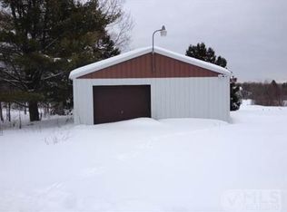 11744 T Rd, Rapid River, MI 49878