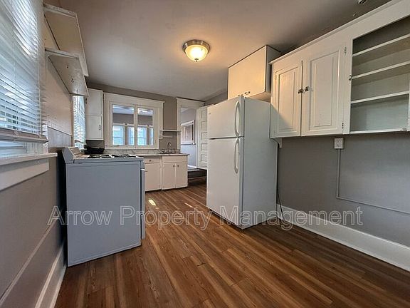 3rd image of 1105 Peach St #2