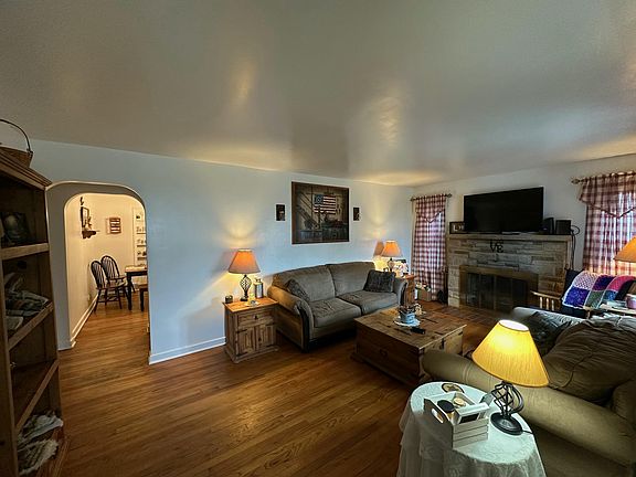 2nd image of 110 Melick St