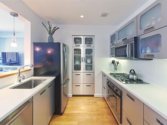 2nd image of 85 Smith St #7F