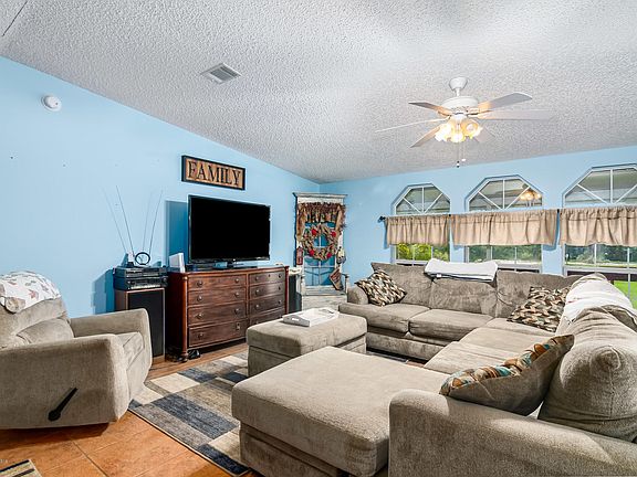 4th image of 2310 Cuyler St