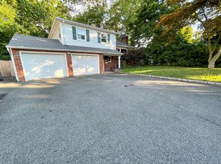 415 Valley Rd, Clark, NJ 07066
