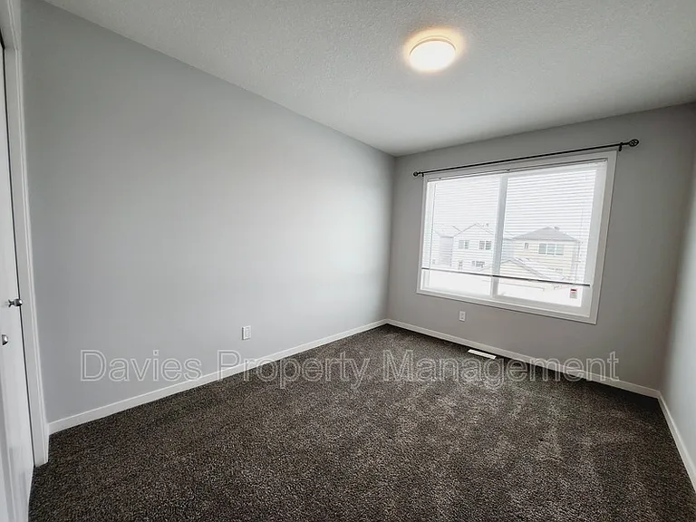 22330 92a Ave NW — Photo 15