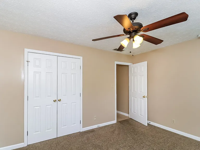 3935 Willowmeade Dr — Photo 25