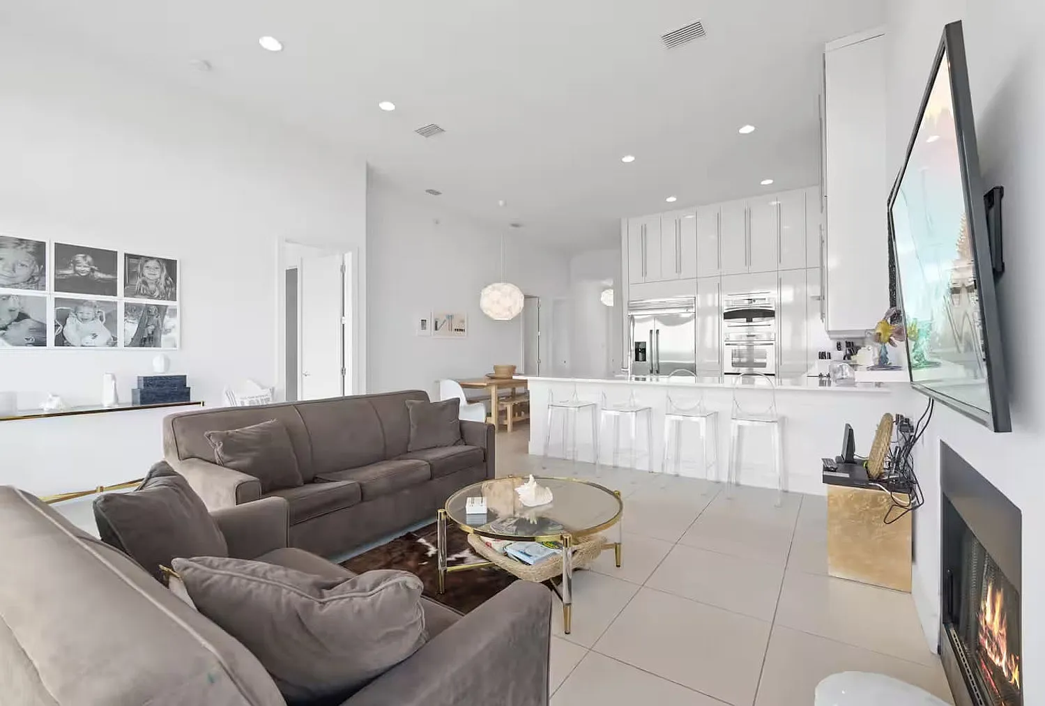 3 bed, 3.0 bath, 2088 sqft, $11,427 — Photo 4