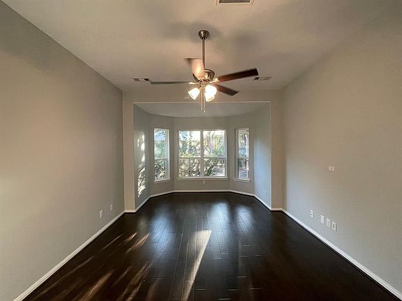 5th image of 9323 Willow Crossing Dr