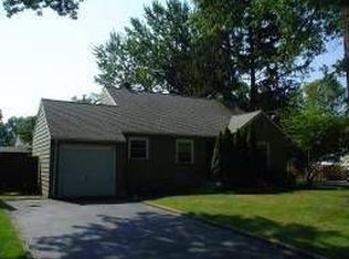 9 Kathryn St, Clark, NJ 07066