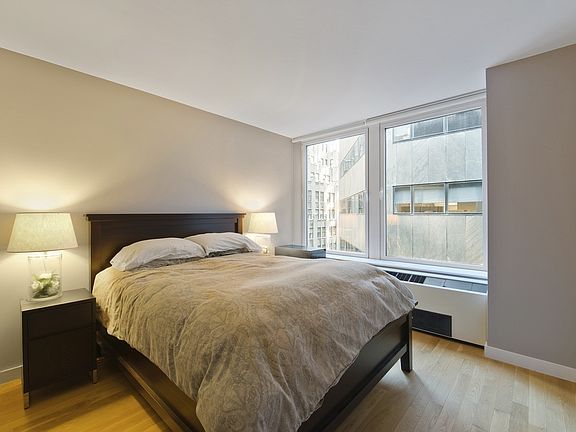 4th image of 90 William St APT 15C