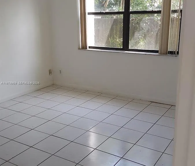 2240 Van Buren St #B1 — Photo 7