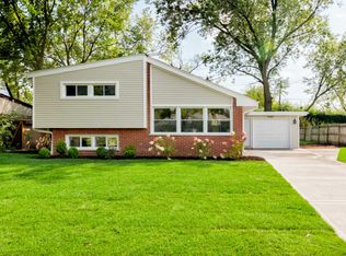 7343 Lyons St, Morton Grove, IL 60053
