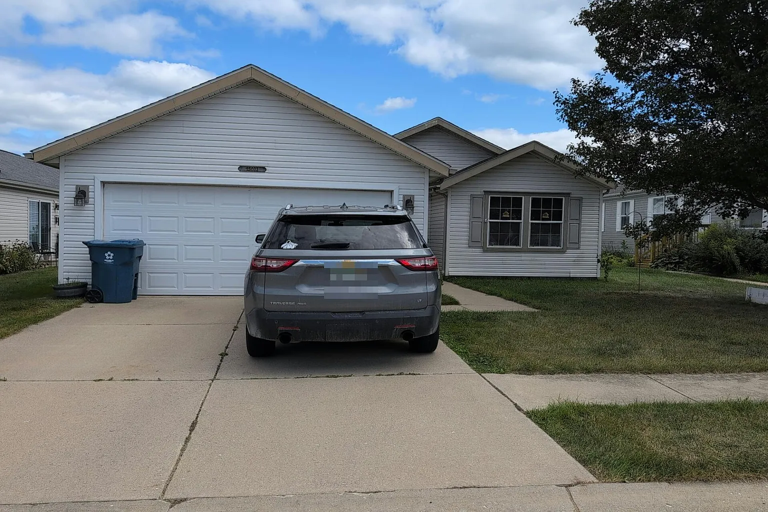 23023 Evergreen Cir photo 1