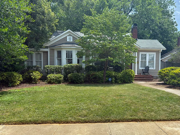 319 Circle Ave — Photo 2