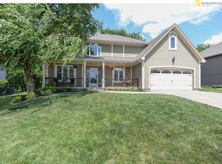 1009 SW Crossing Dr, Lees Summit, MO 64081
