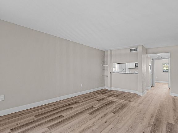 3rd image of 1917 Maravilla Ave #31