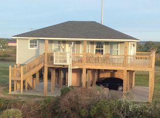 979 James Rd, Gilchrist, TX 77617