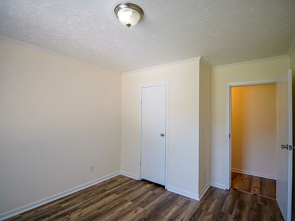 3rd image of 1018 Dooley Dr