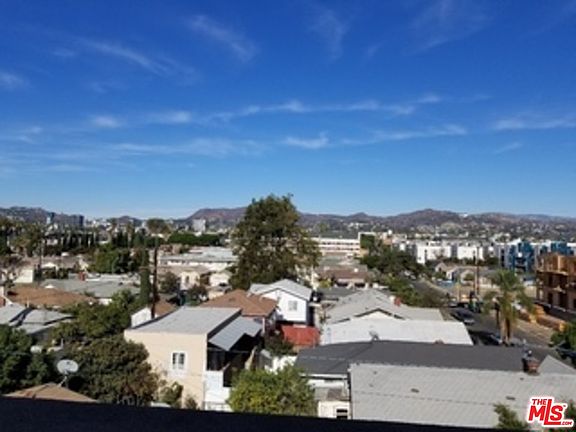 4th image of 5057 Maplewood Ave #402