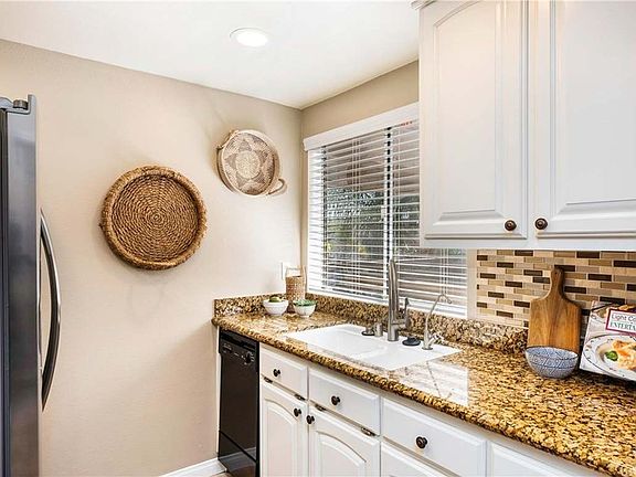 5th image of 1001 Belmont Ave Unit 302