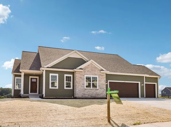 438 Sandstone STREET, Slinger, WI 53086