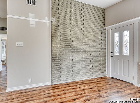 3rd image of 655 Shadywood Ln