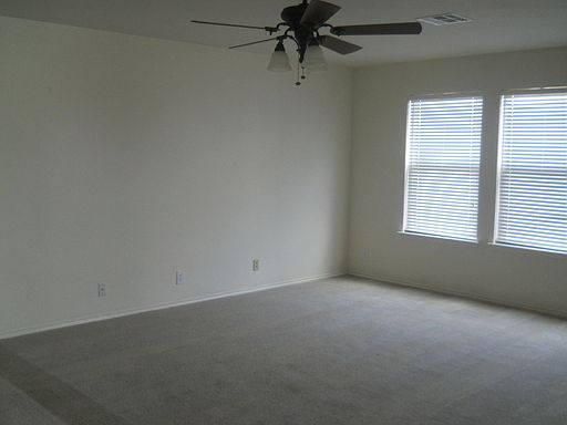 4th image of 208 Valero Dr