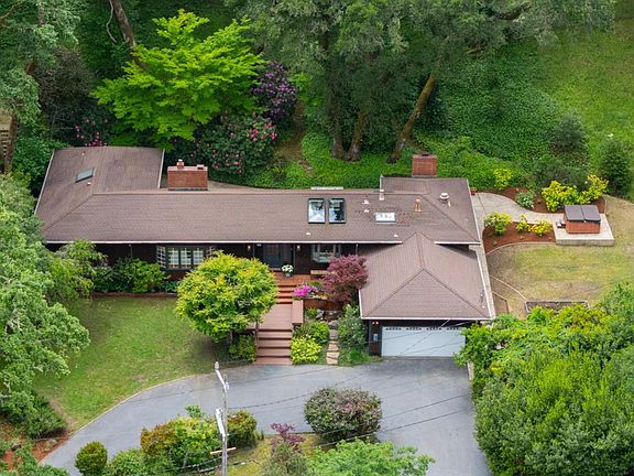 3rd image of 195 Canyon Road