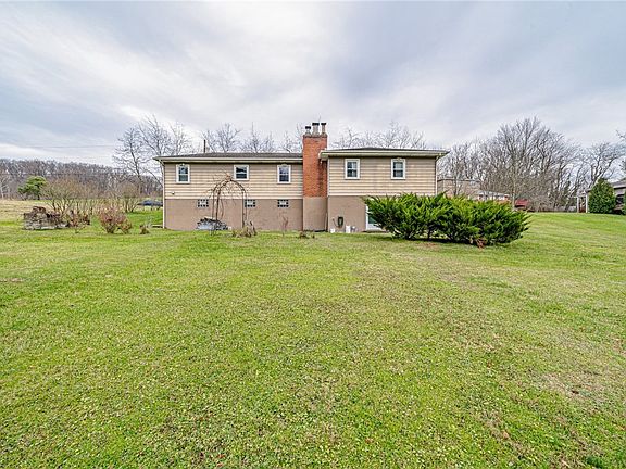 2nd image of 823 Clawson Ave