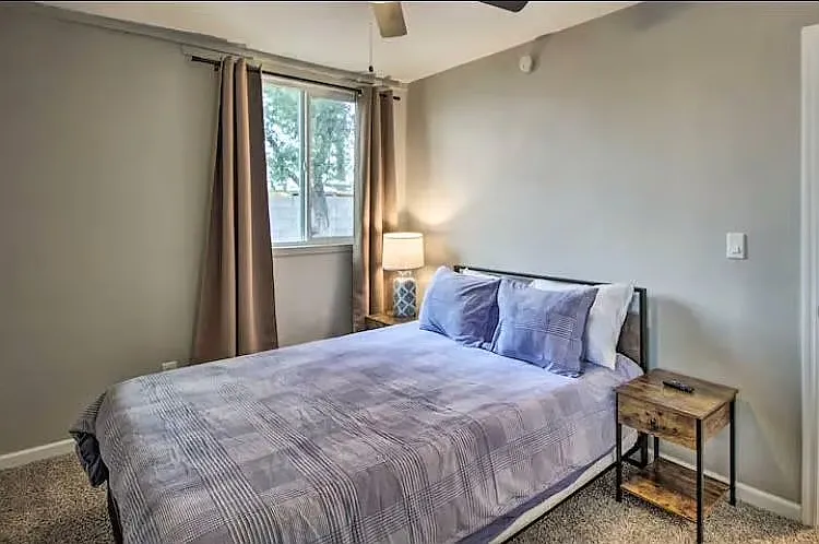 2023 S Rosemont Ave — Photo 4