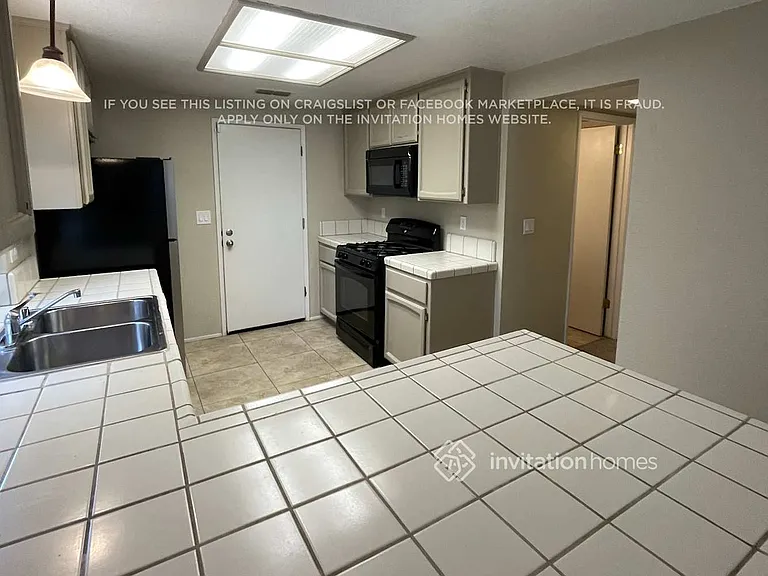 3704 Pinehill Way — Photo 4